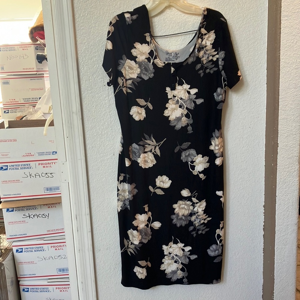 Terra & Sky Black and Cream Floral Midi Dress